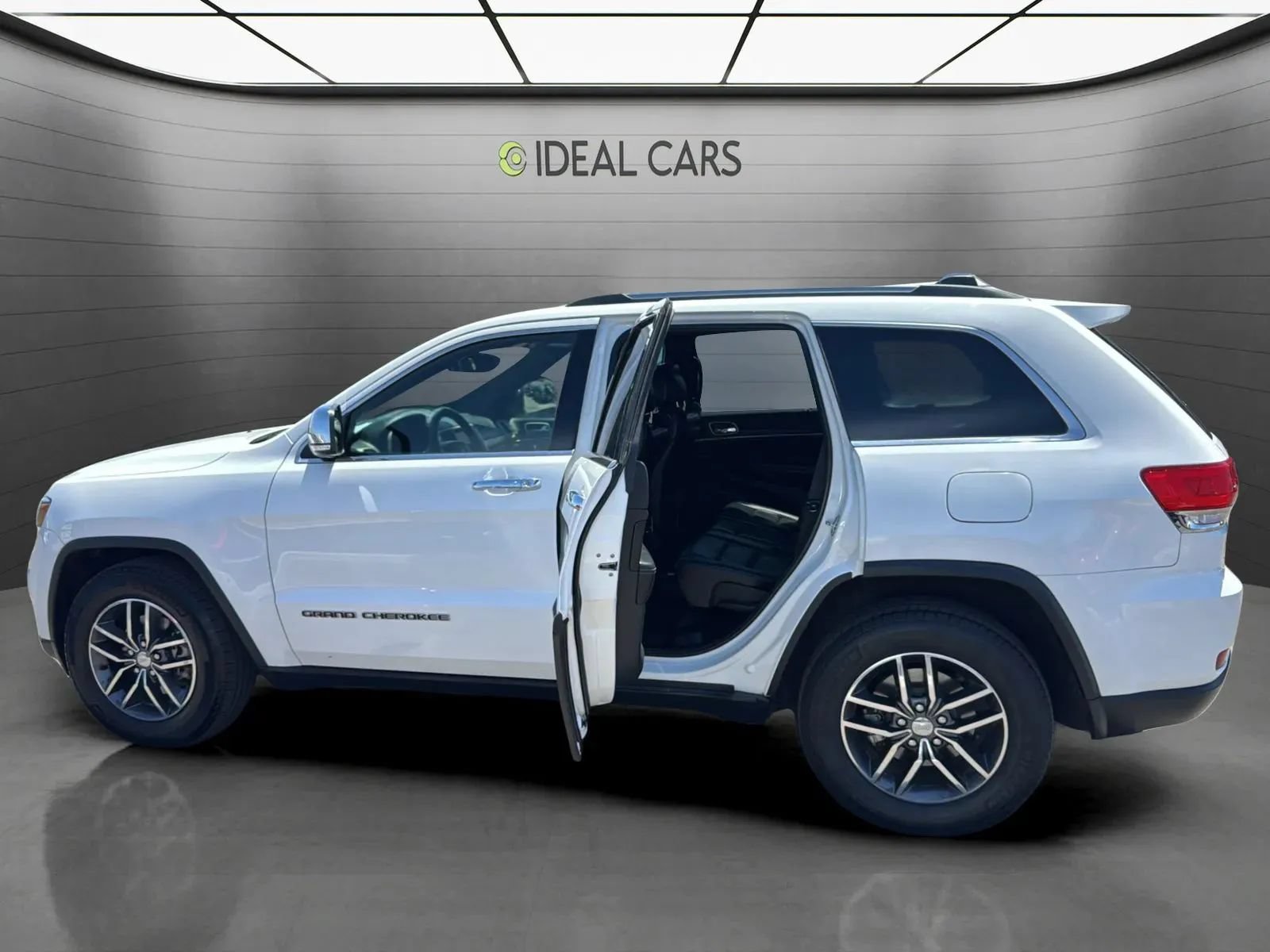 Used 2017 Jeep Grand Cherokee Limited w/ Luxury Group II RWD image 10