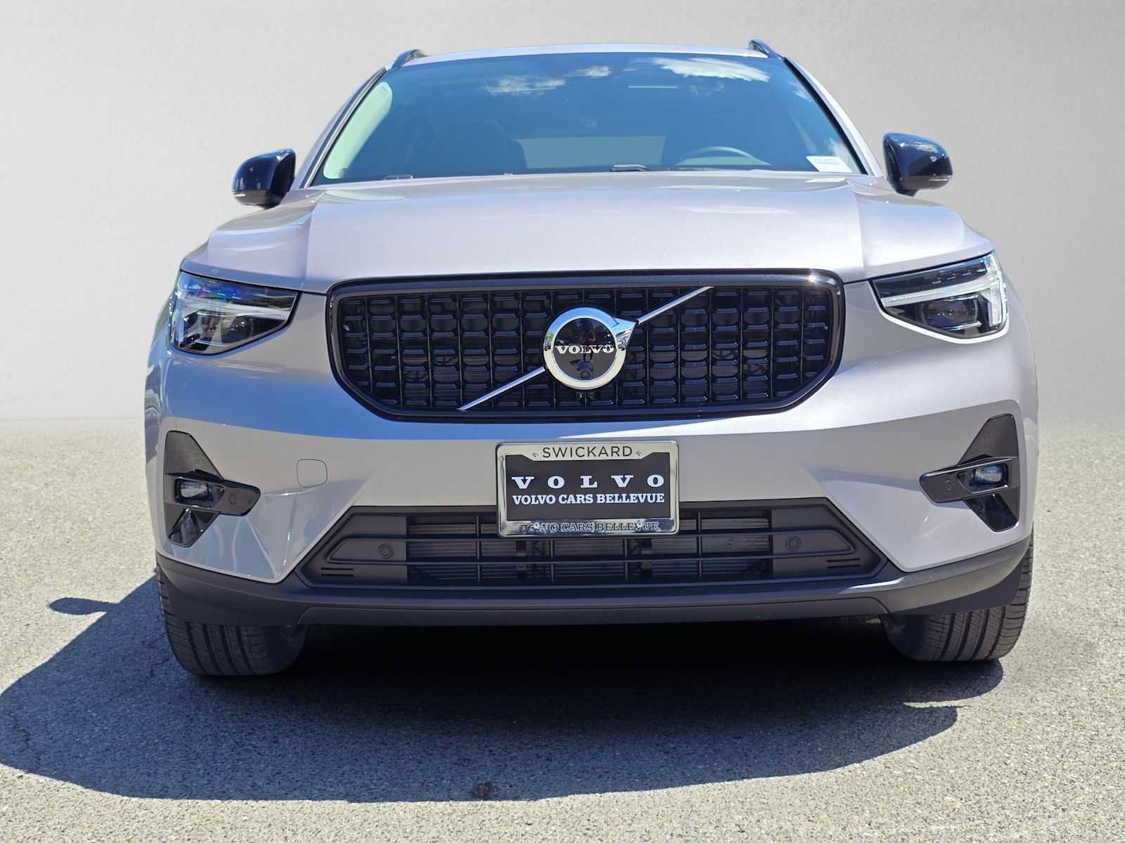 New 2026 Volvo XC40 B5 Plus w/ Protection Package Premier AWD/4WD image 8