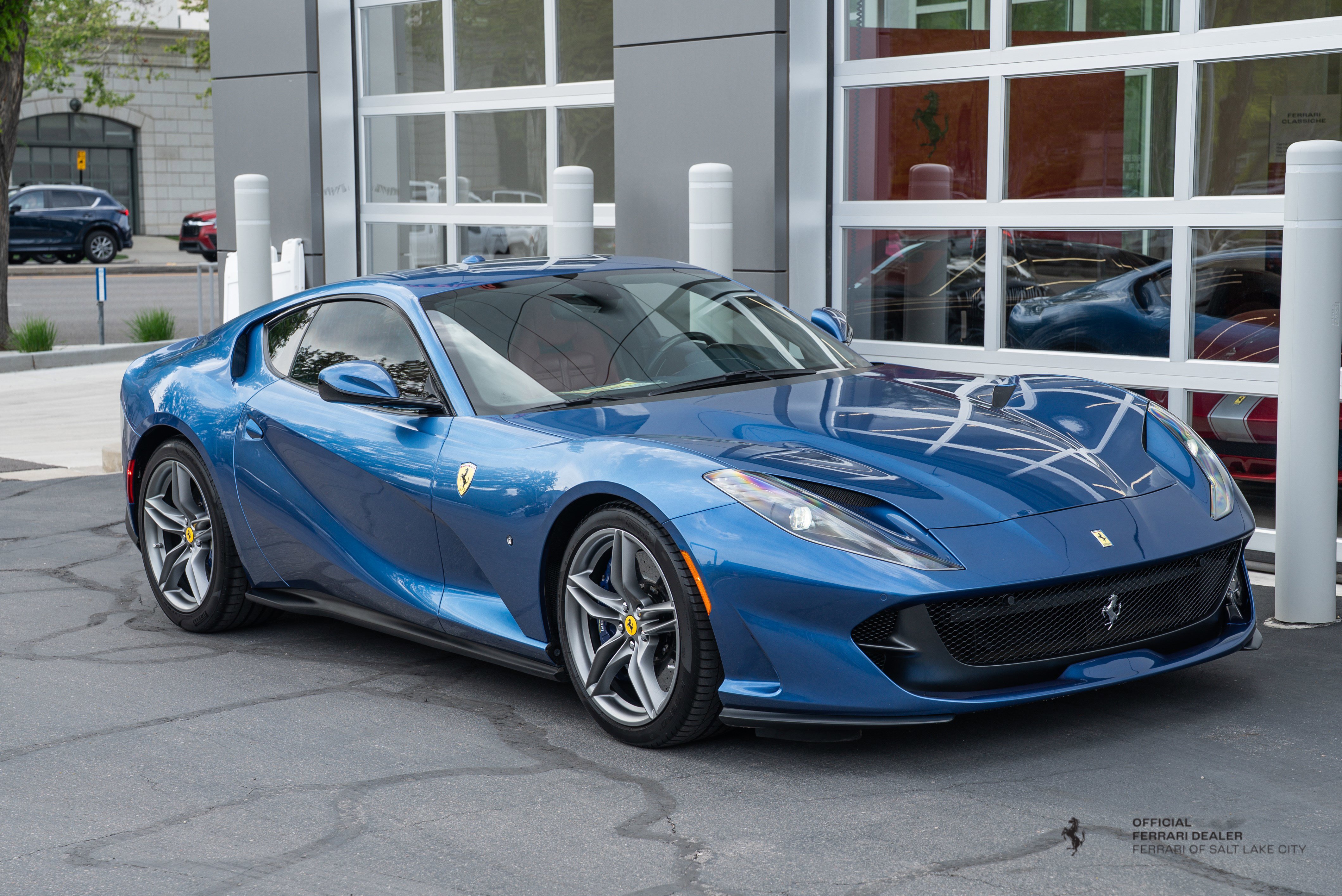 Used 2019 Ferrari 812 Superfast RWD image 14