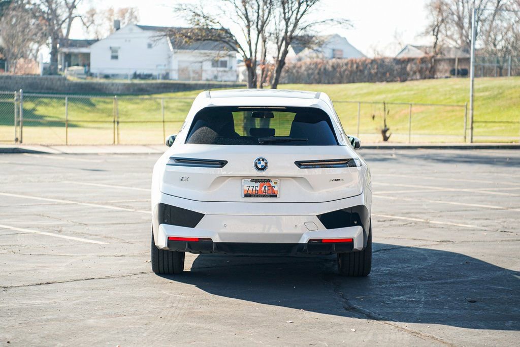 Used 2025 BMW iX xDrive50 w/ Premium Package image 6