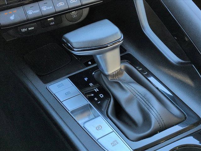 Used 2025 Hyundai Elantra SEL image 12