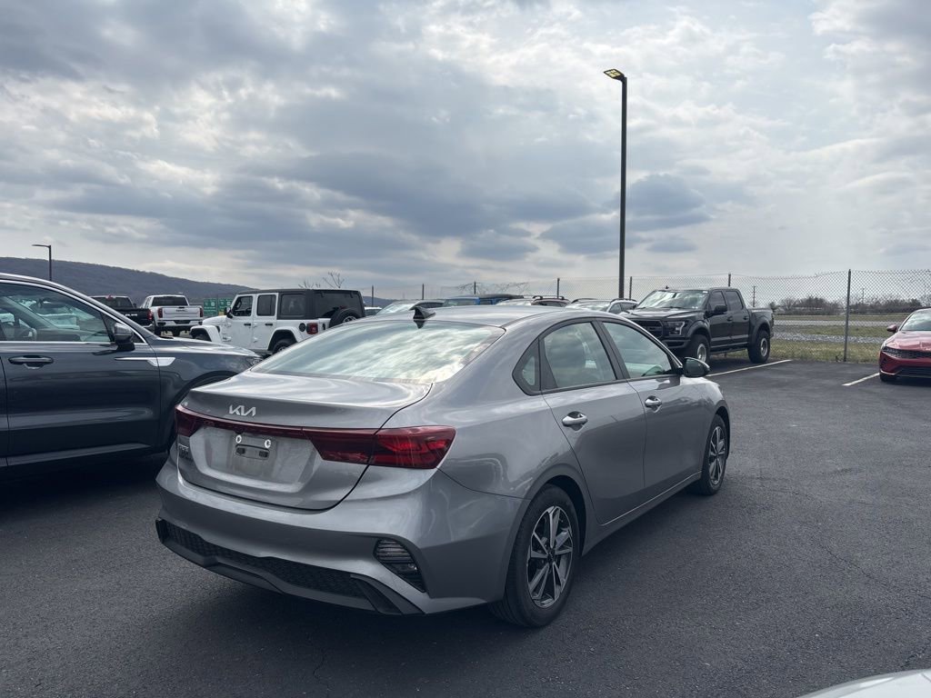 Used 2023 Kia Forte LXS w/ LXS Technology Package image 2