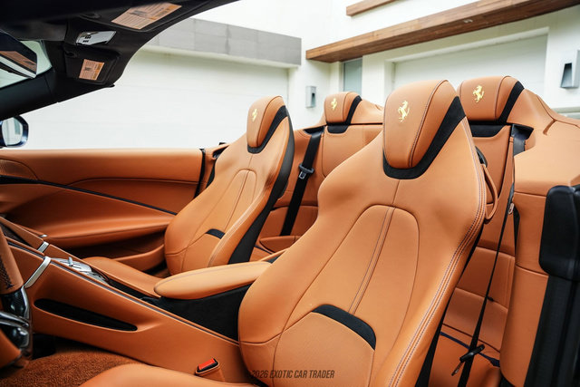Used 2026 Ferrari Roma Spider RWD image 39