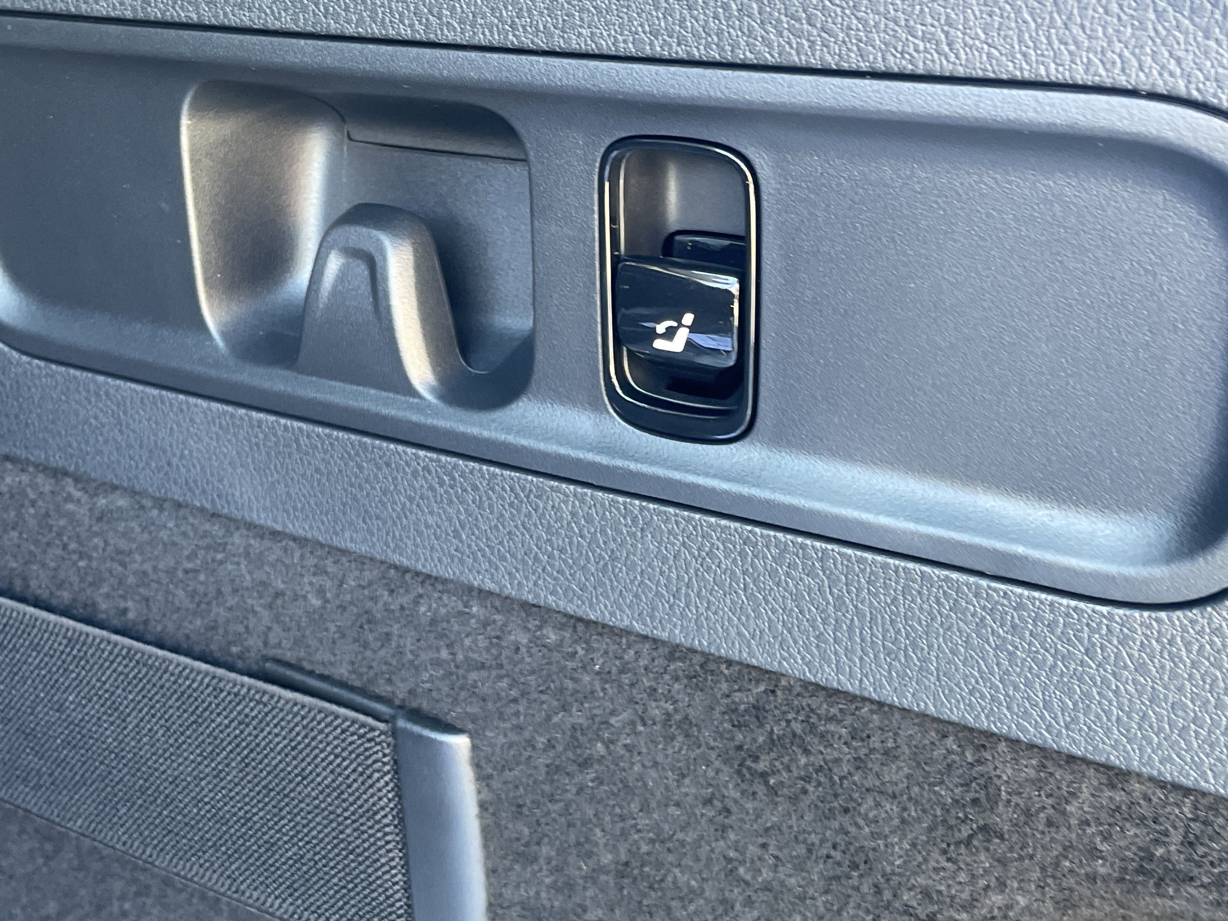 New 2026 Mercedes-Benz GLC 43 AMG 4MATIC Coupe image 11