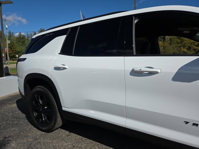 New 2027 Chevrolet Traverse LT w/ Midnight/Sport Edition AWD/4WD image 11