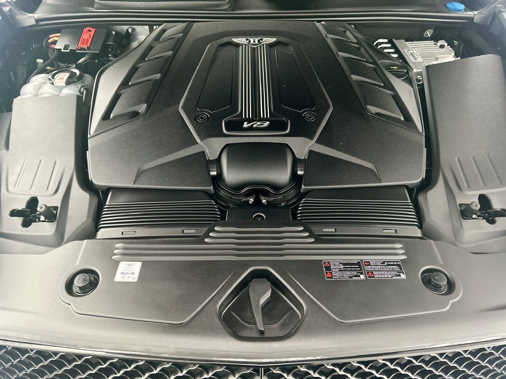 Certified 2022 Bentley Bentayga AWD/4WD image 28