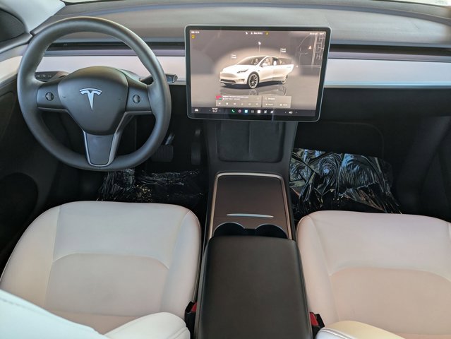Used 2024 Tesla Model Y Long Range image 16