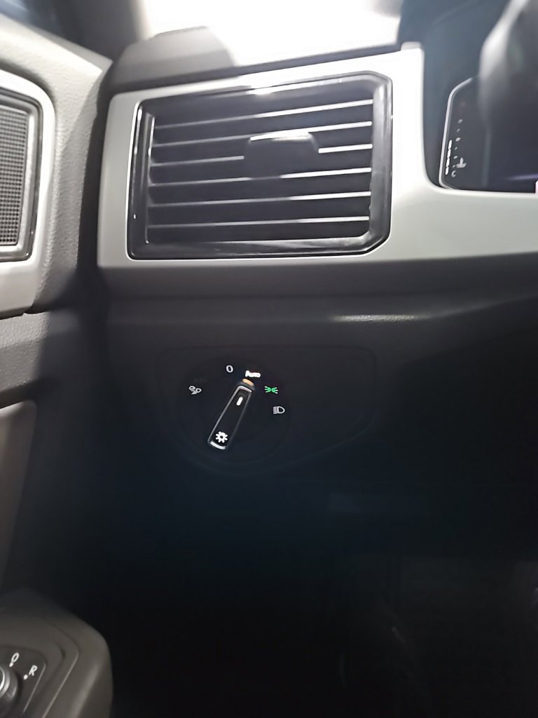 Used 2022 Volkswagen Atlas SE image 38