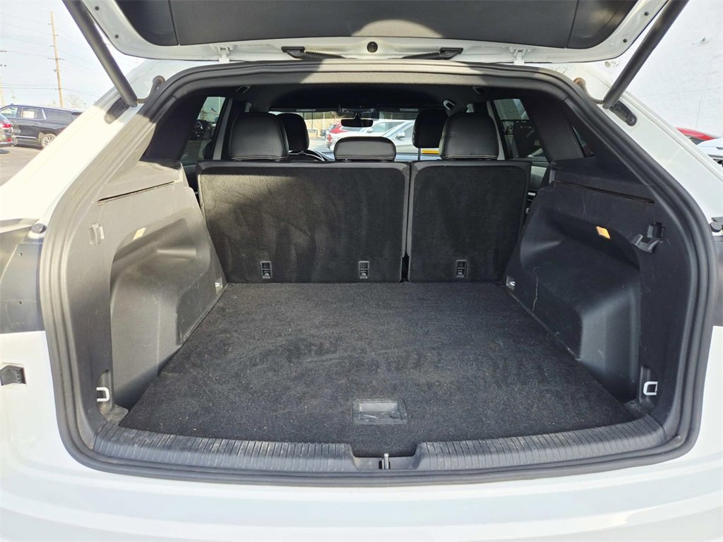 Used 2021 Volkswagen Atlas Cross Sport SE image 13