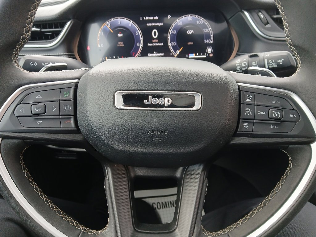 Certified 2023 Jeep Grand Cherokee Laredo X image 37