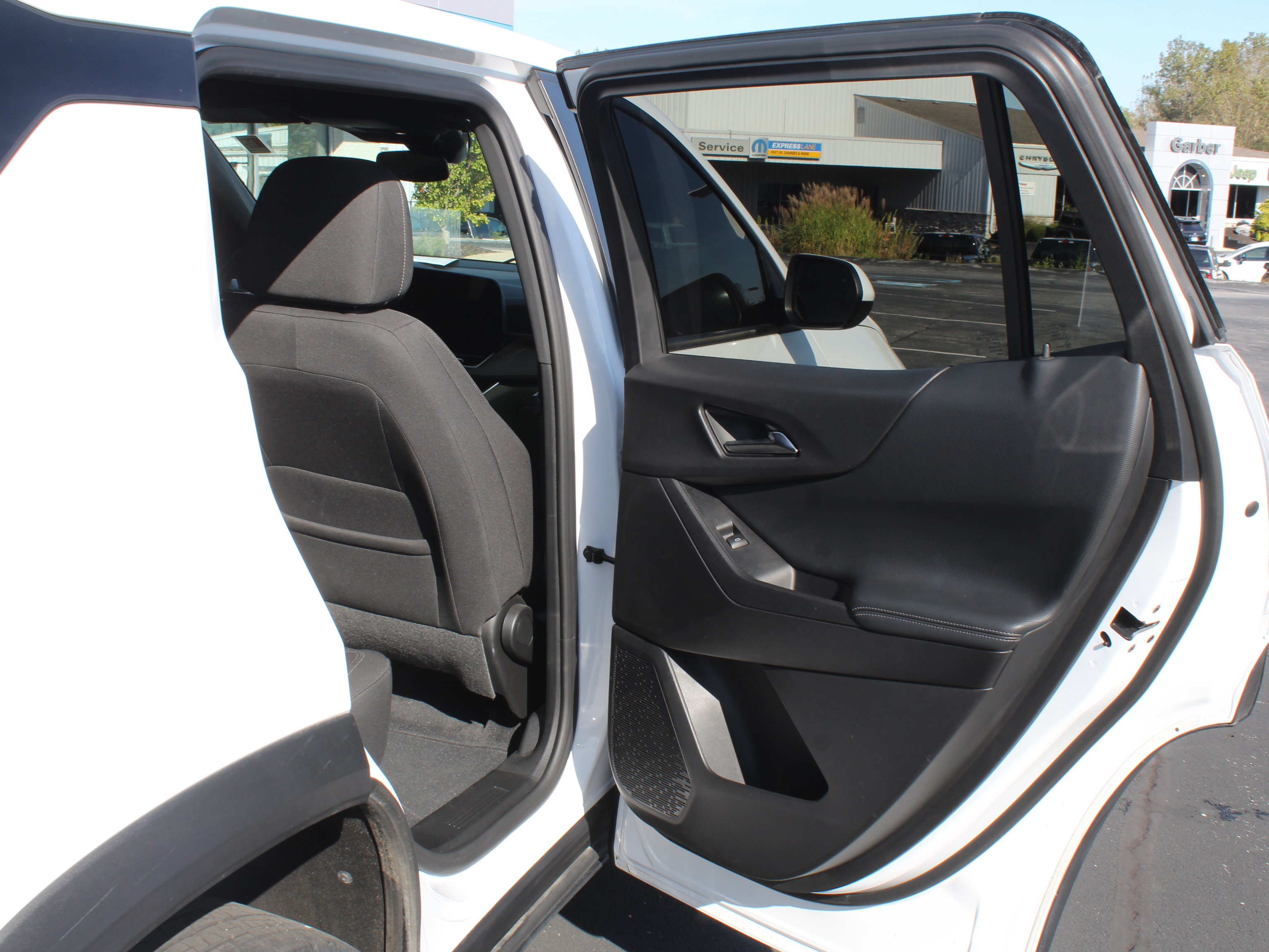 Certified 2025 Chevrolet Equinox LT FWD image 24