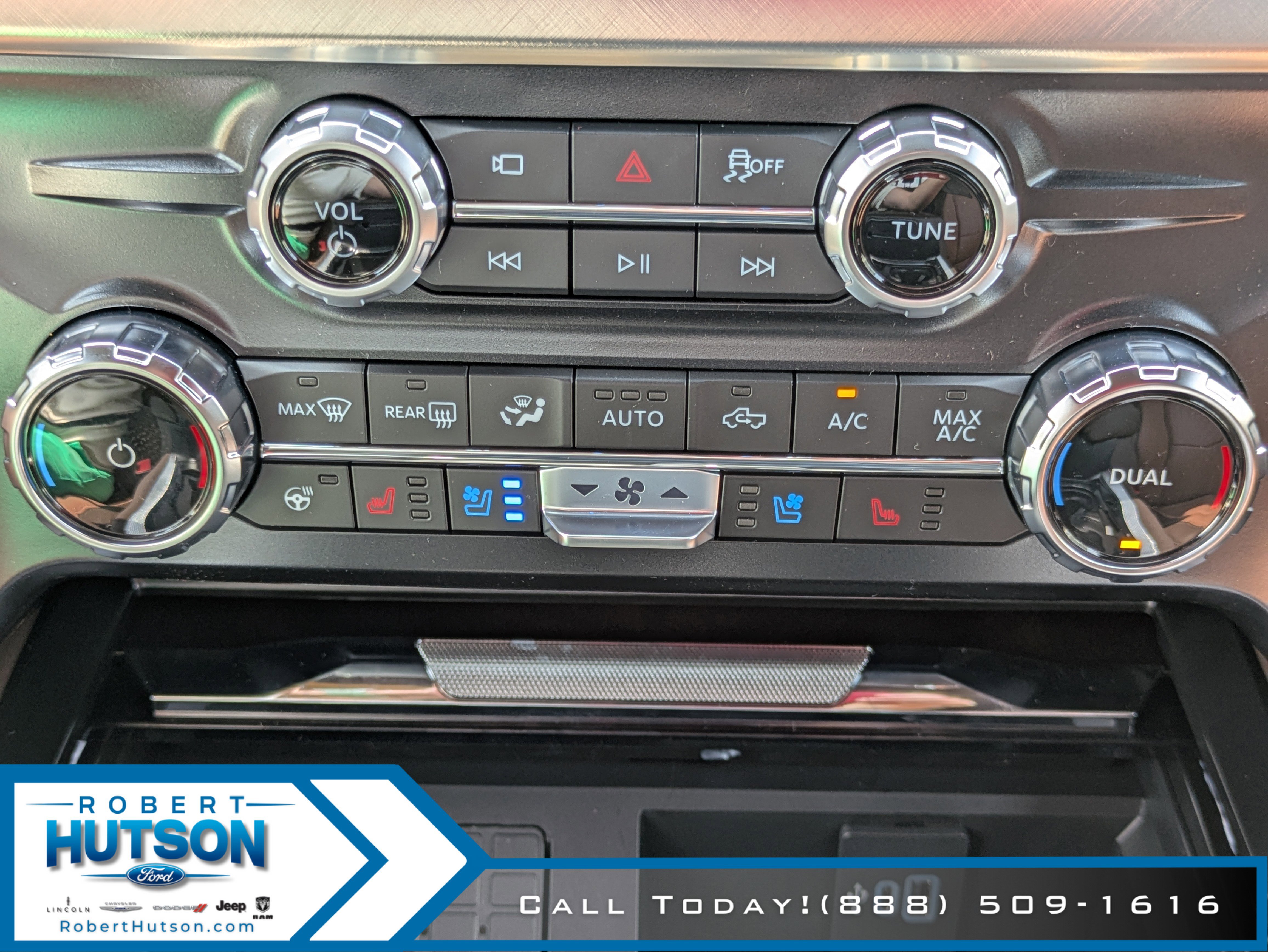 New 2025 Ford F350 King Ranch w/ Chrome Package image 26