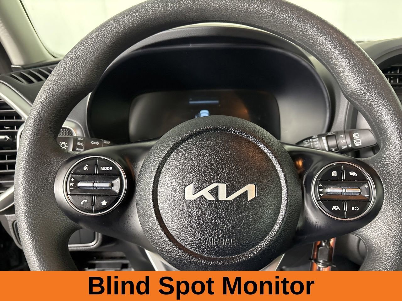 Used 2025 Kia Soul LX image 11