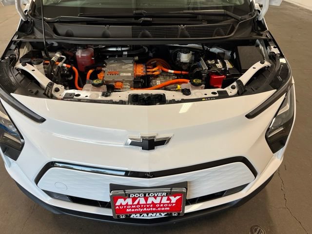 Used 2023 Chevrolet Bolt LT w/ Infotainment Package FWD image 9