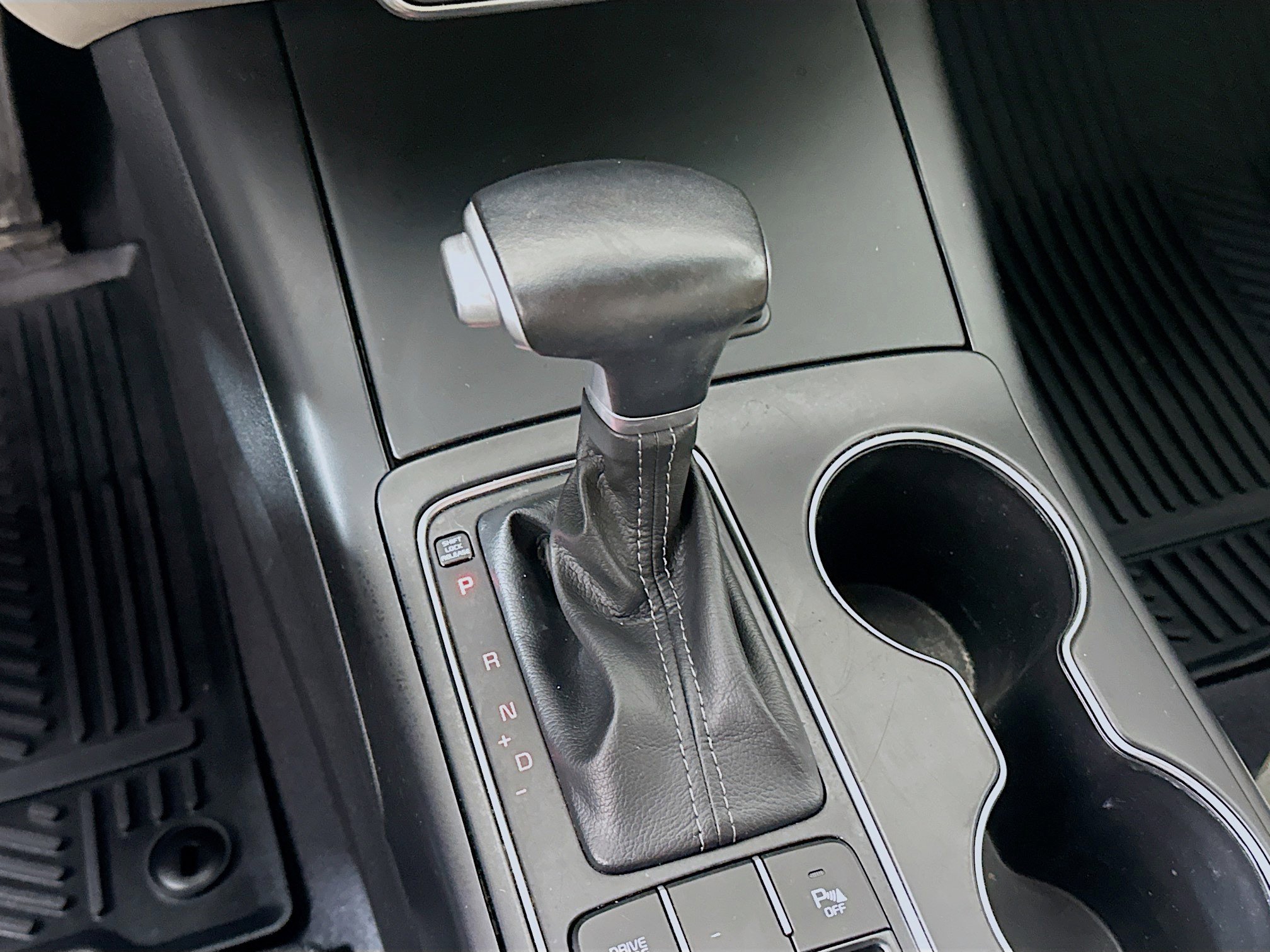 Used 2020 Kia Sorento S image 24