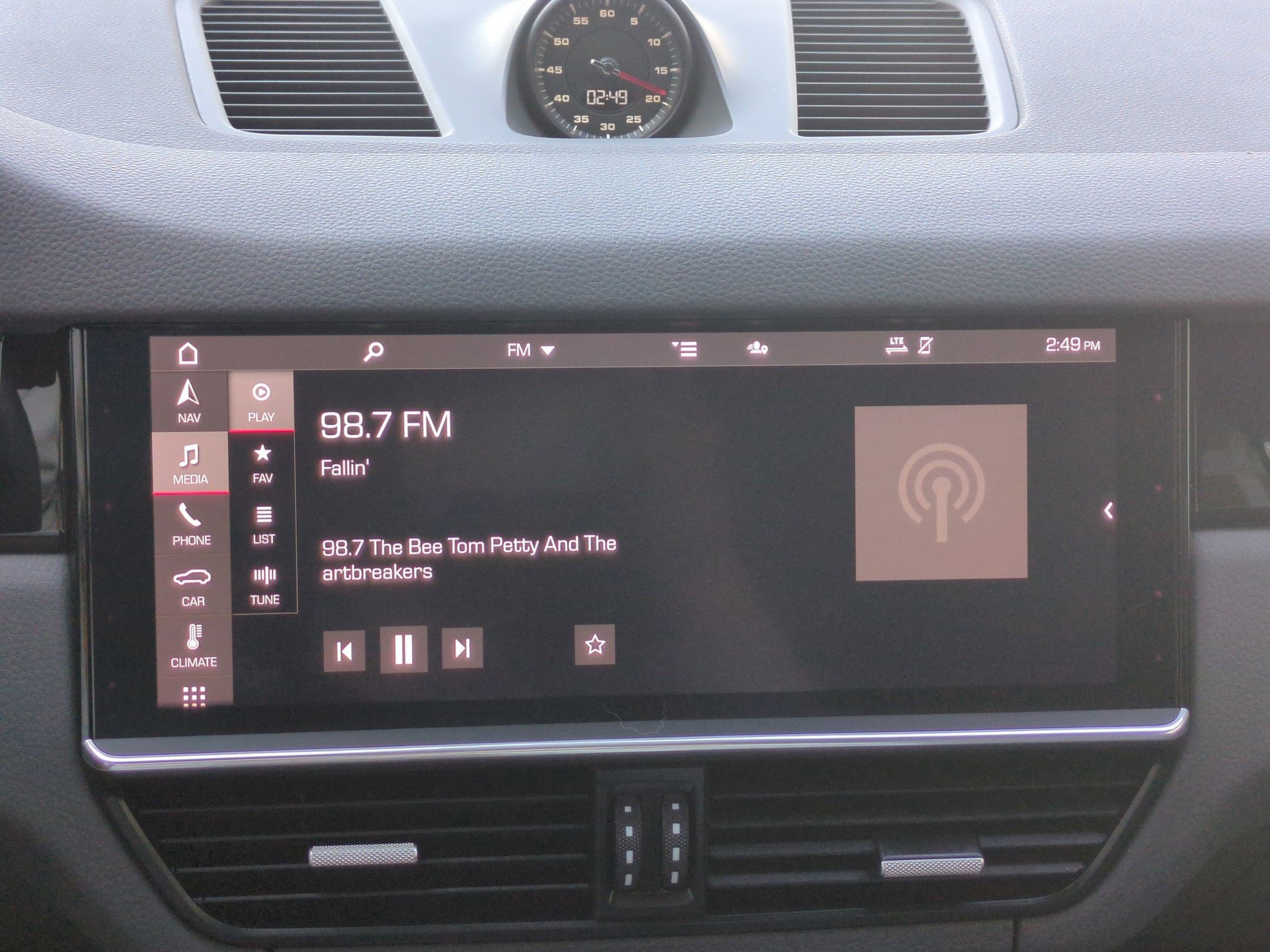 Used 2021 Porsche Cayenne Coupe image 23