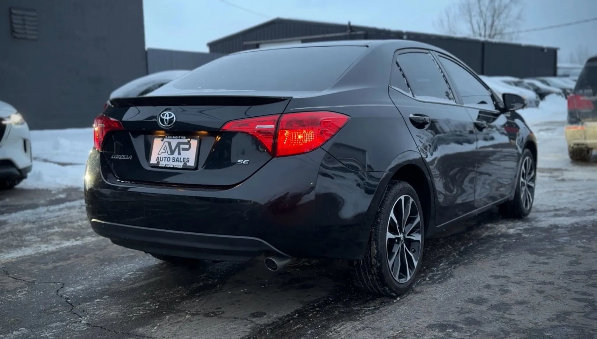 Used 2017 Toyota Corolla SE image 2