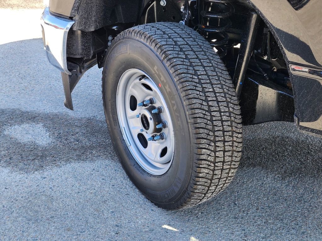 New 2026 Ford F250 XL w/ XL Chrome Package image 26