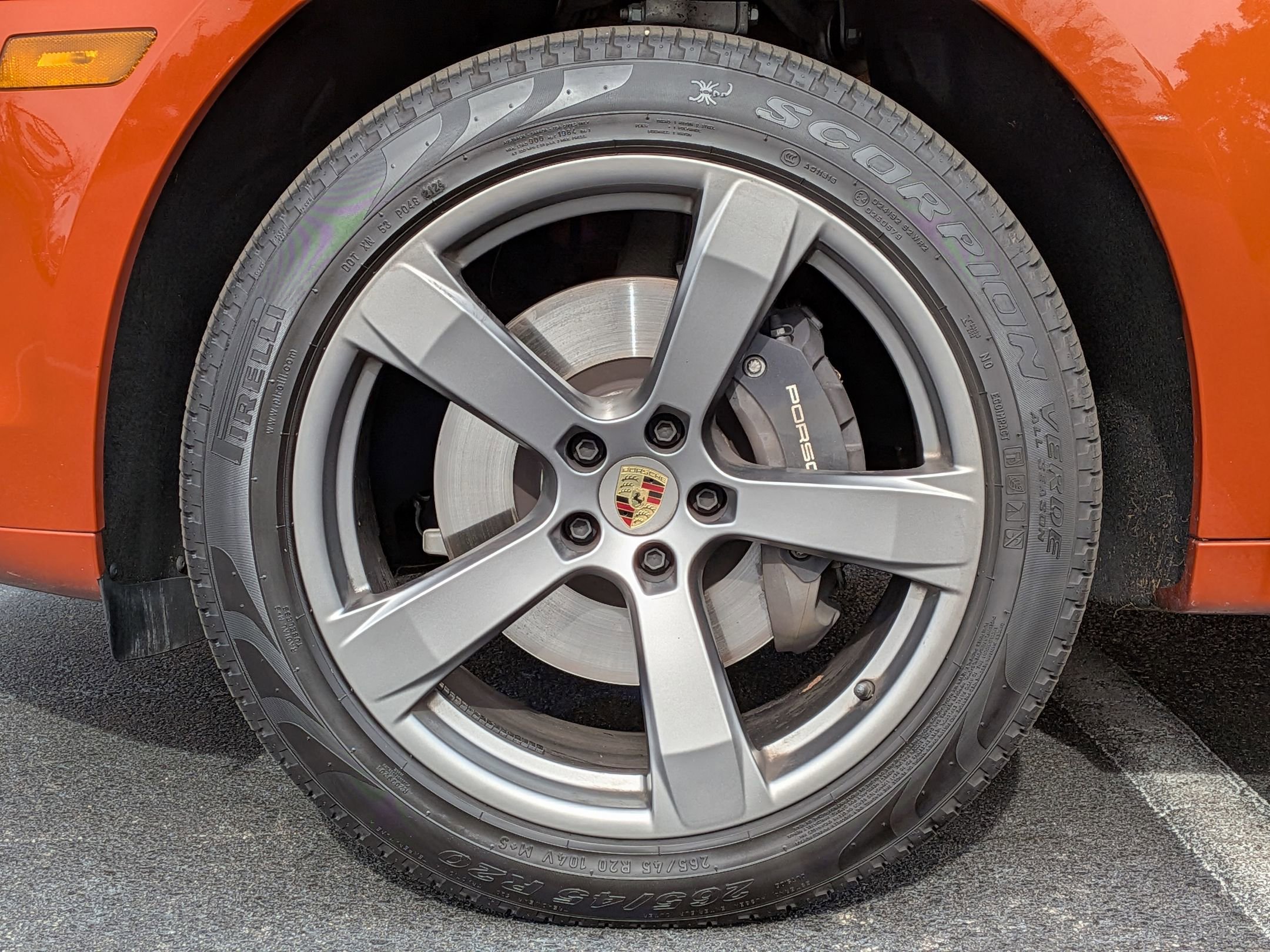 Used 2025 Porsche Macan AWD/4WD image 37