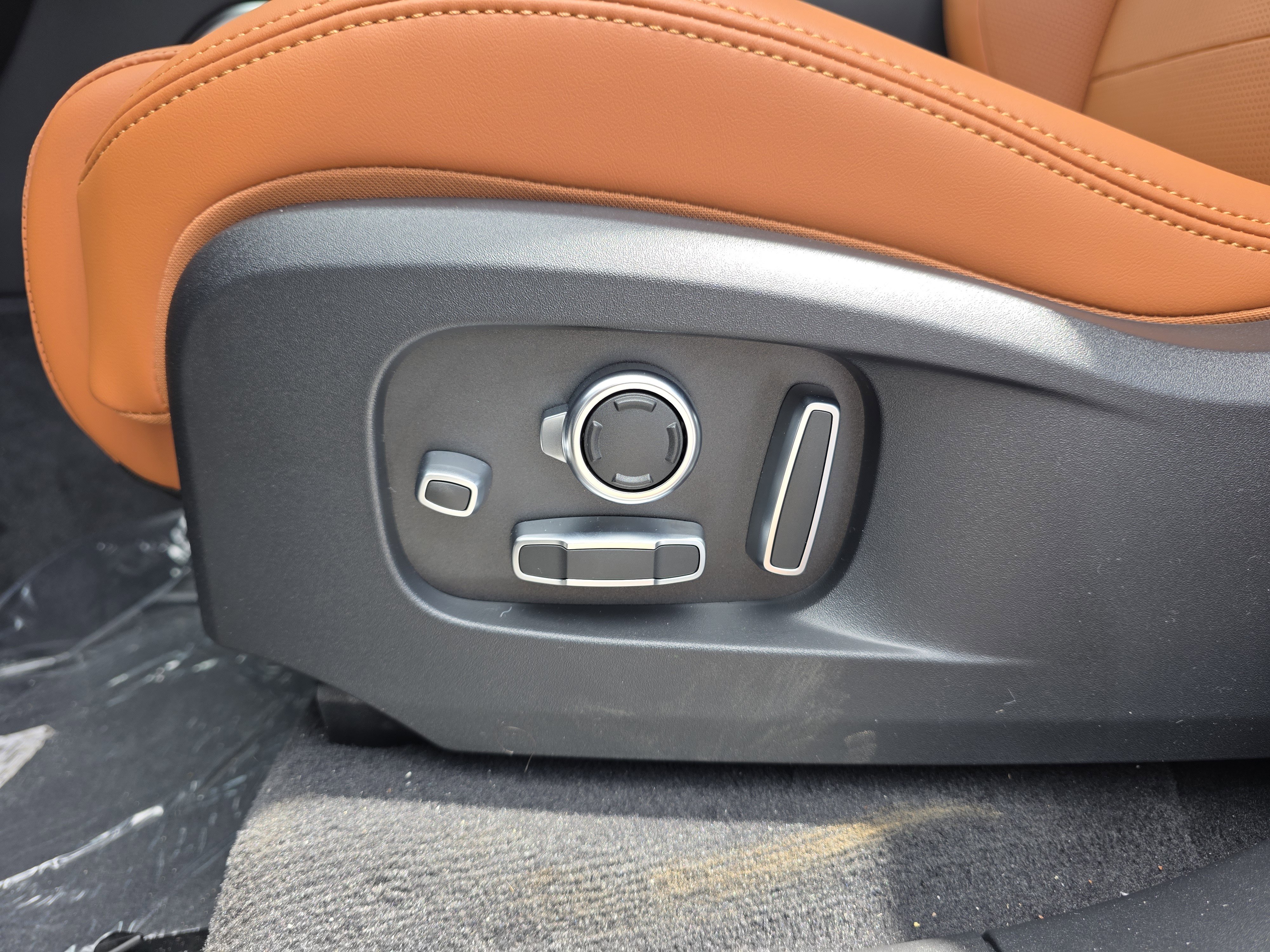 New 2026 Jaguar F-PACE R-Dynamic S image 22