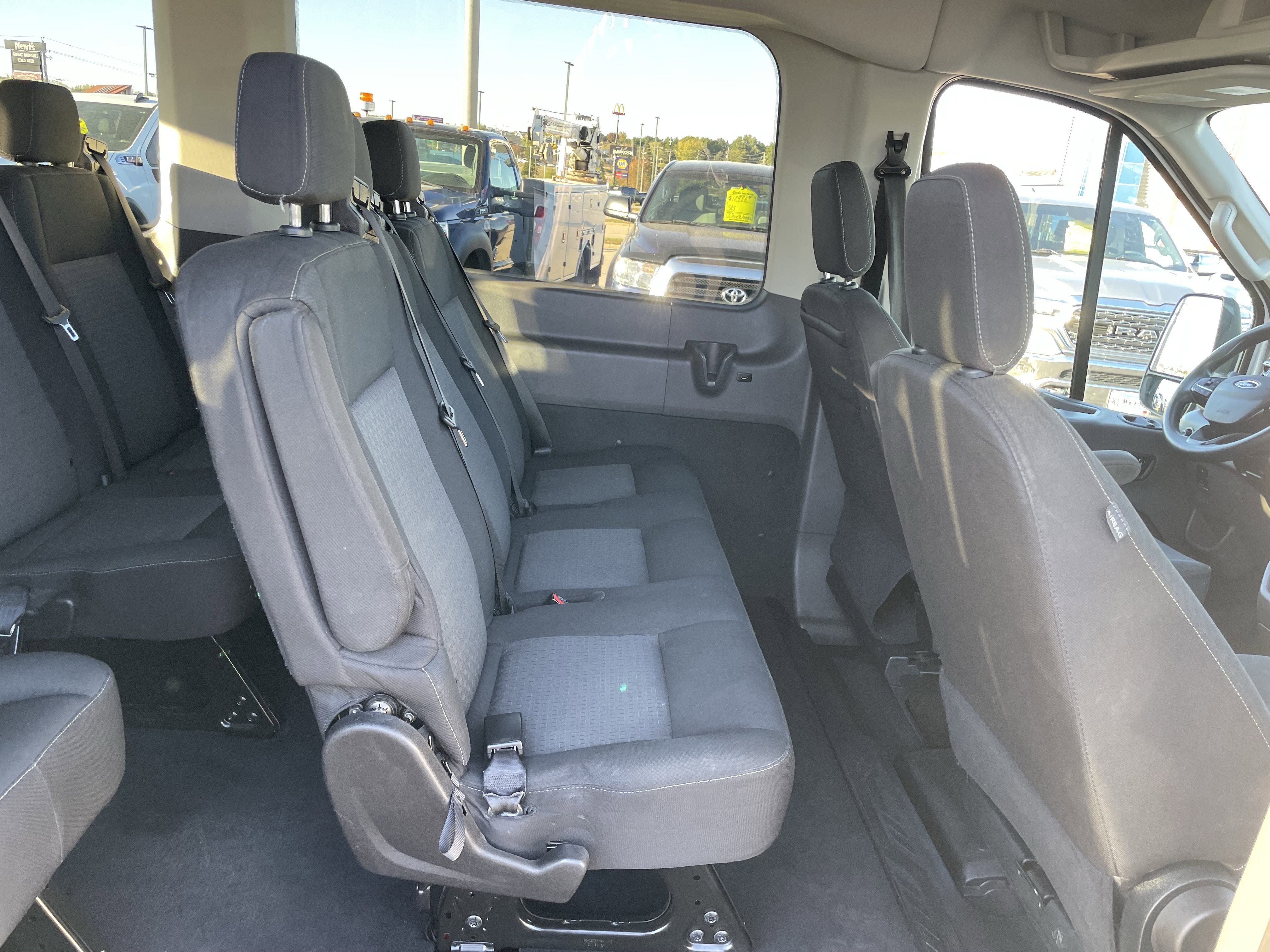 Used 2022 Ford Transit 350 XLT image 25