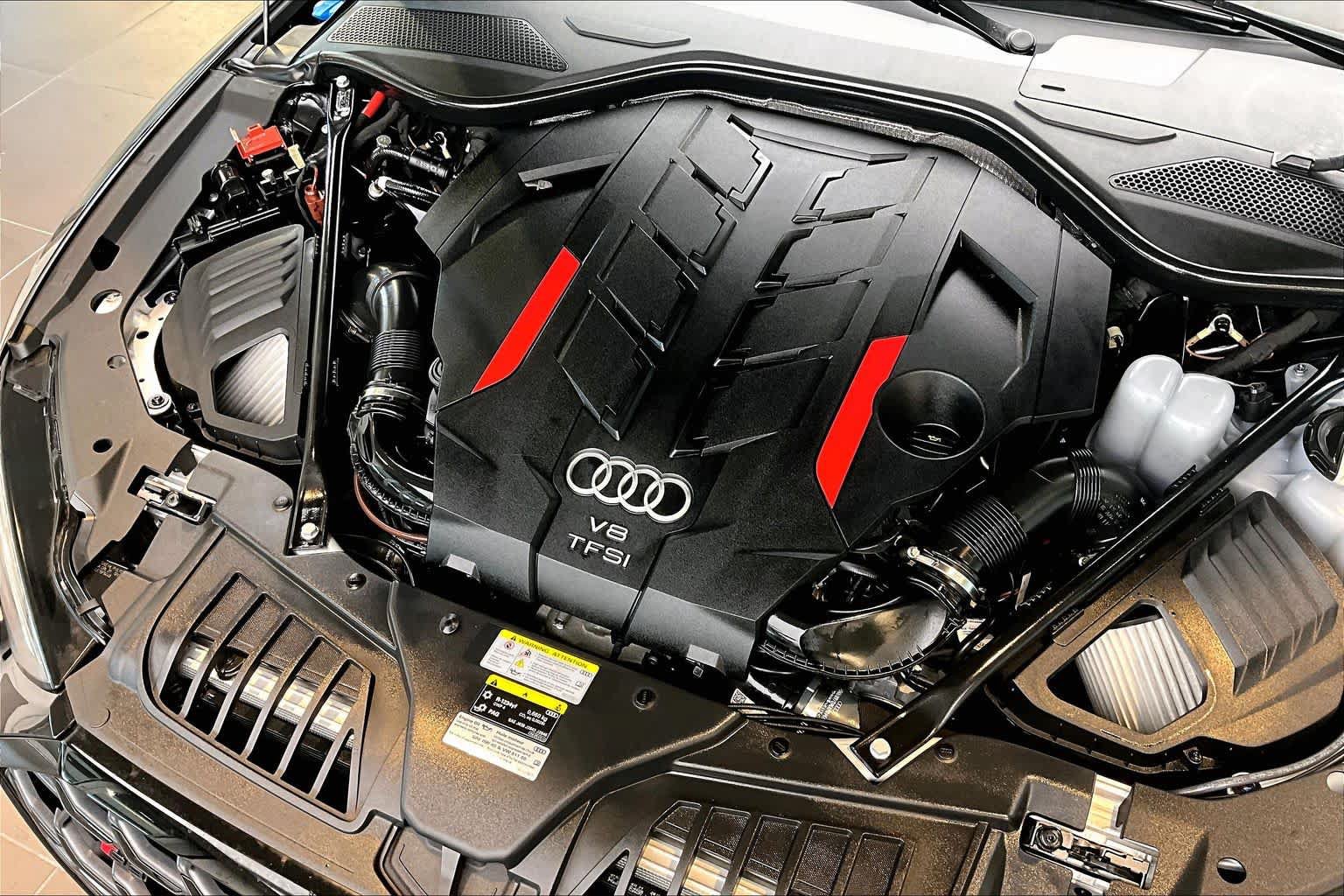 Certified 2025 Audi S8 AWD/4WD image 30
