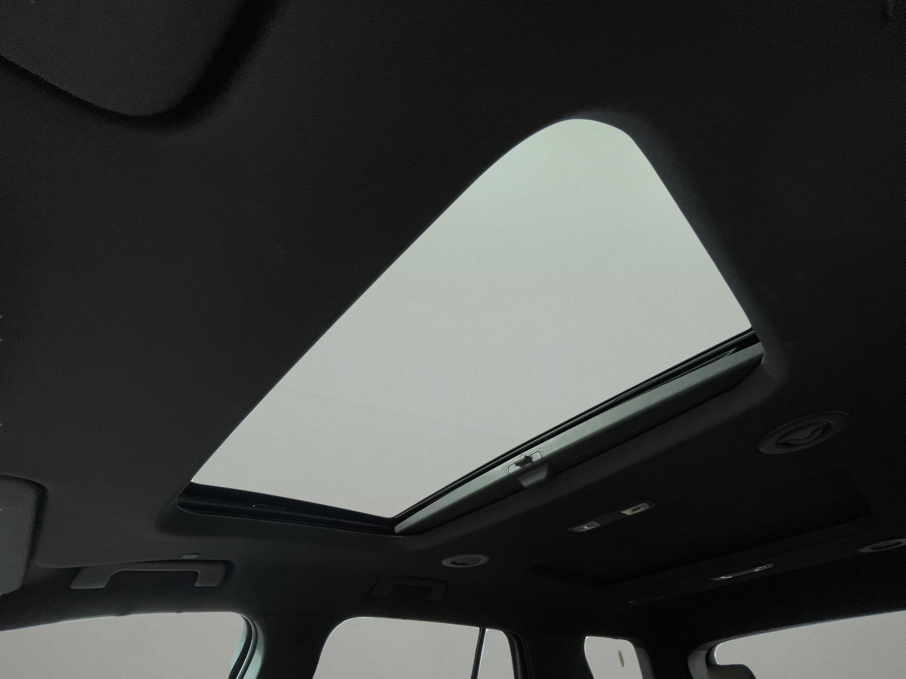 Used 2022 Chevrolet Traverse Premier image 28