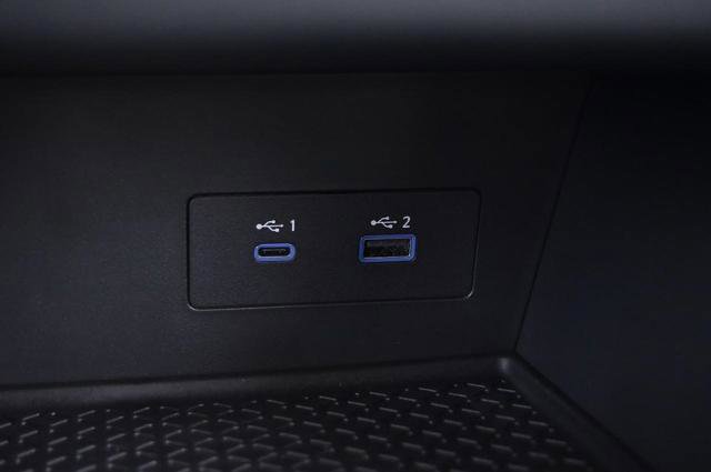 New 2025 Nissan Pathfinder SV w/ Black Appearance Package image 17