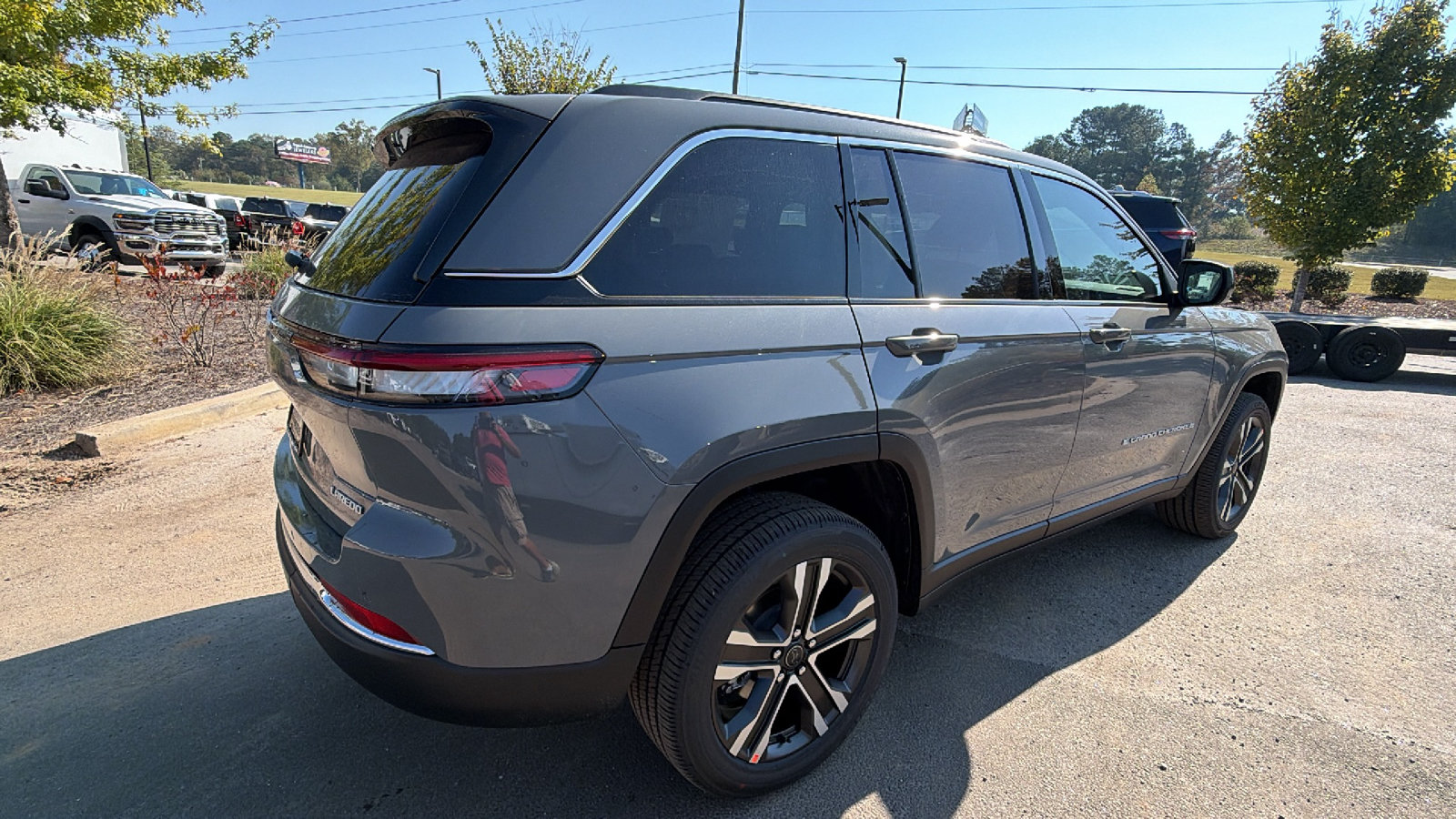 New 2027 Jeep Grand Cherokee Laredo X AWD/4WD image 8
