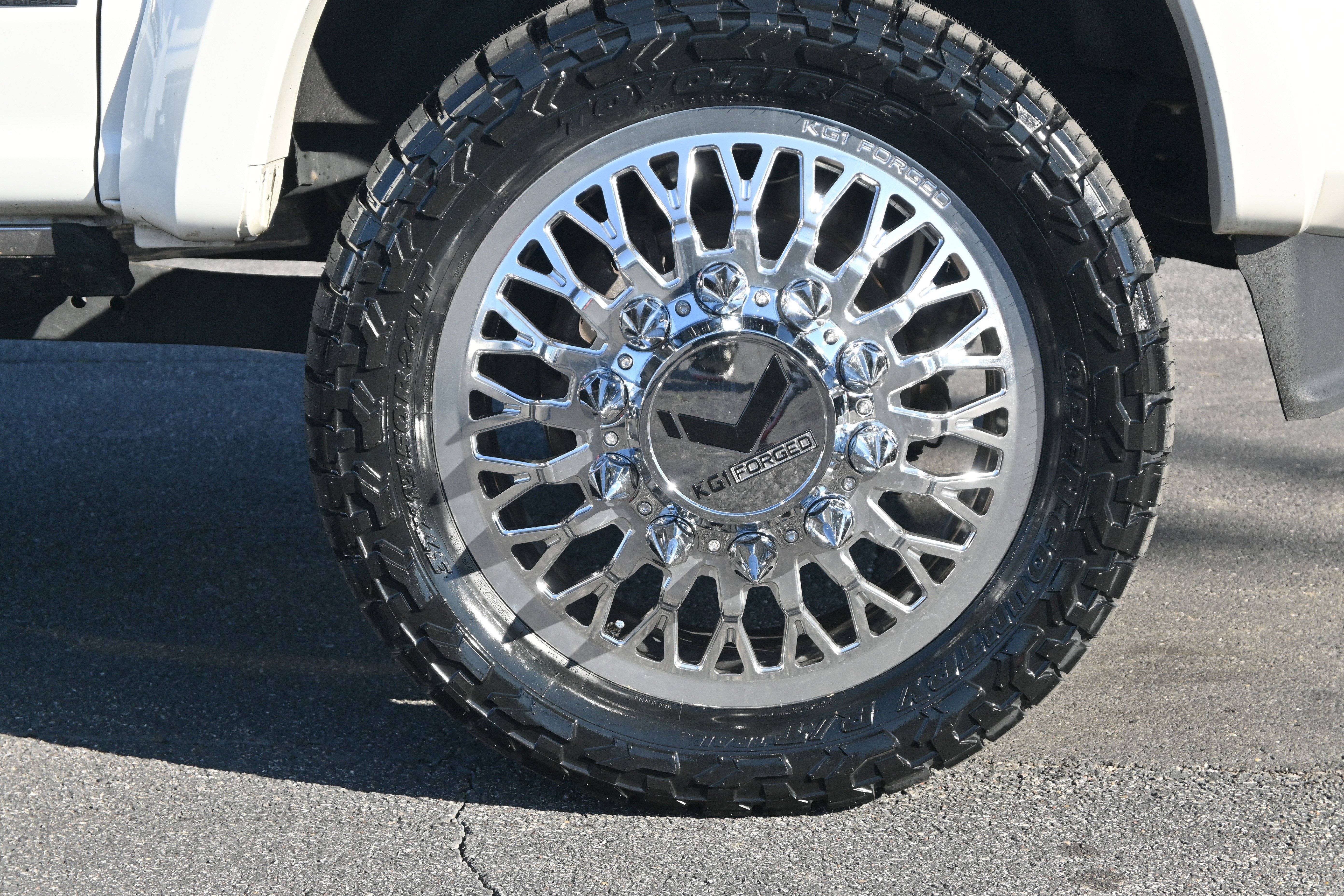 Used 2022 Ford F450 Platinum w/ FX4 Off-Road Package image 14