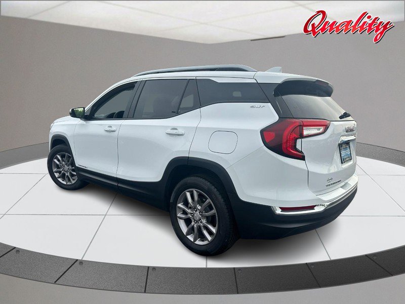 Used 2023 GMC Terrain SLT image 7