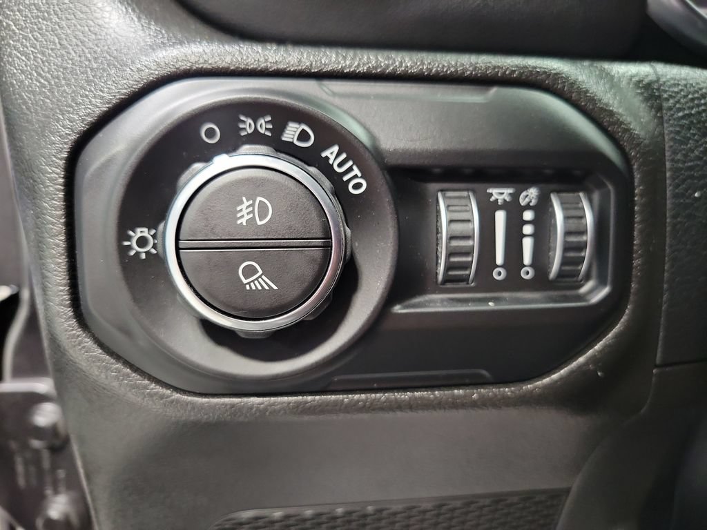 Used 2021 Jeep Gladiator Overland AWD/4WD image 36