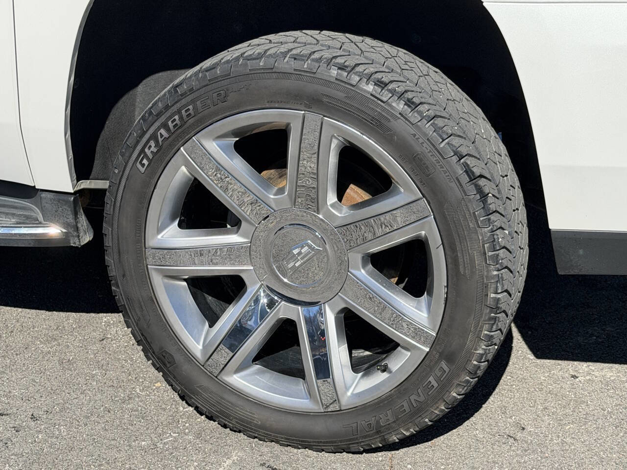 Used 2019 Cadillac Escalade ESV Luxury image 11