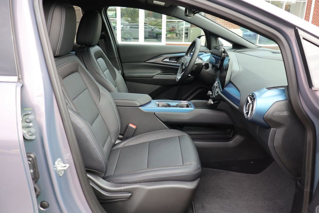 New 2026 Chevrolet Equinox EV LT image 43