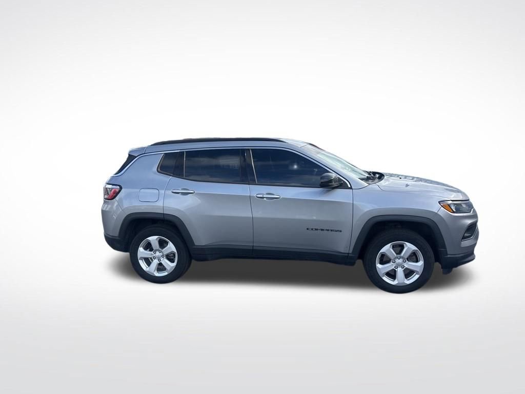 Used 2022 Jeep Compass Latitude image 7