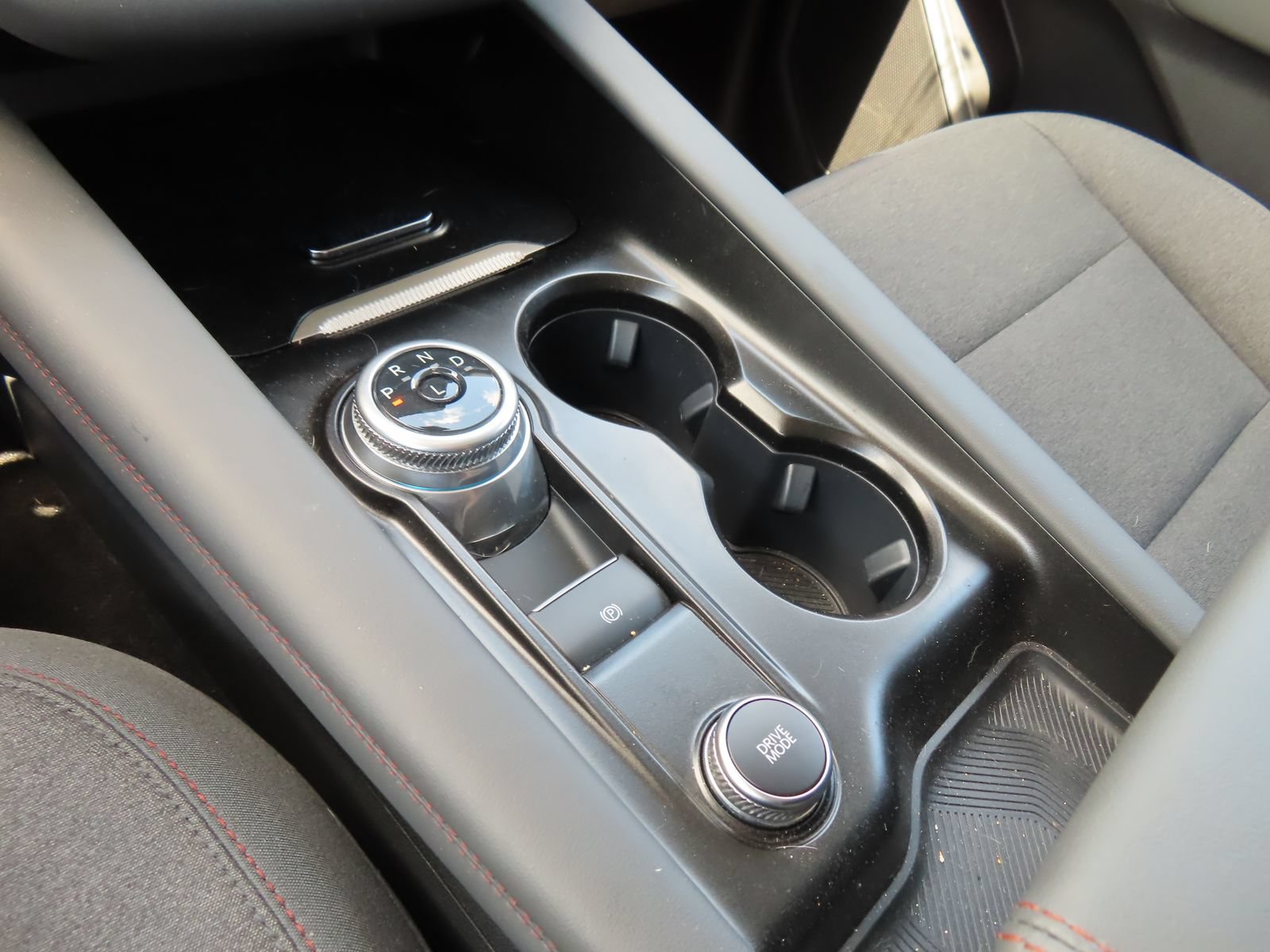 Certified 2025 Ford Explorer Active AWD/4WD image 30