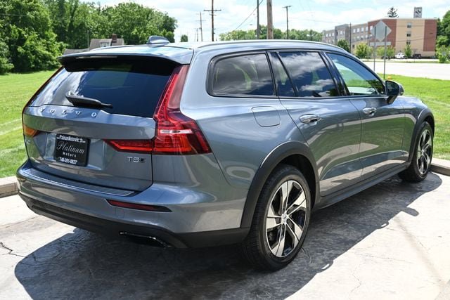 Used 2020 Volvo V60 T5 Cross Country AWD/4WD image 5