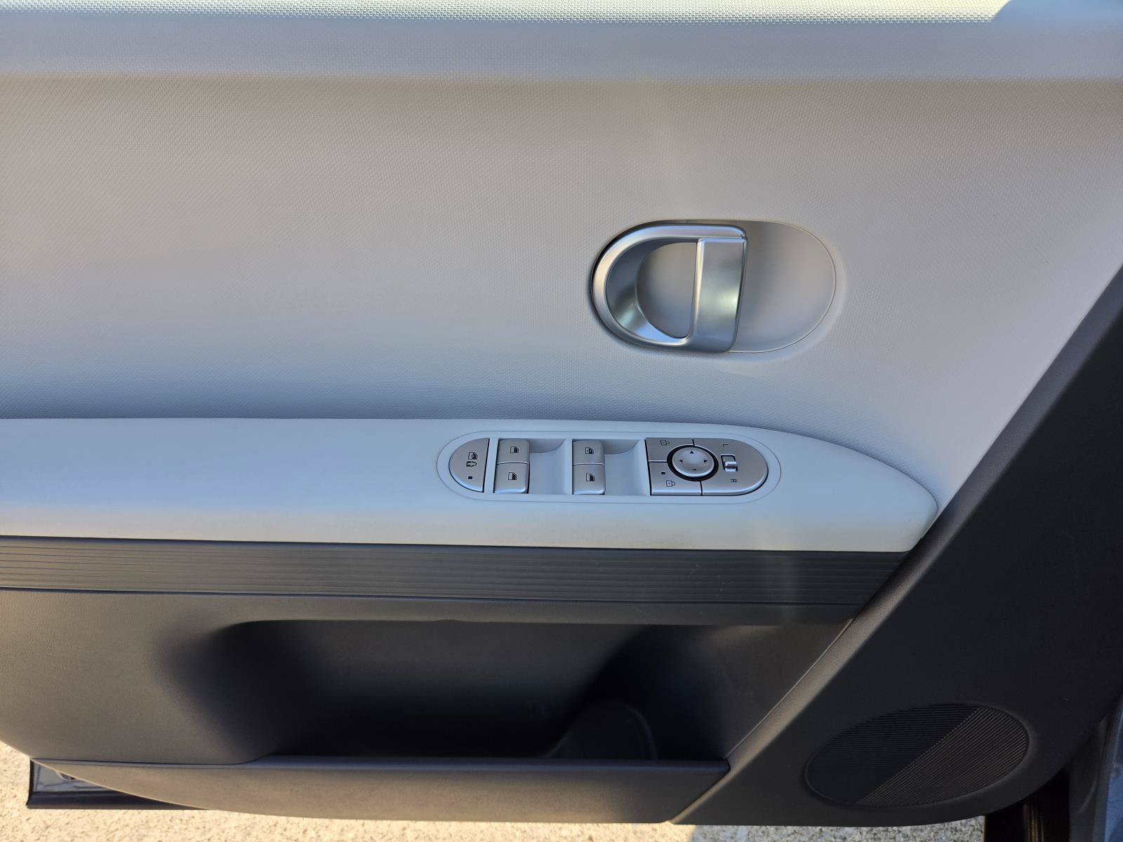 Certified 2024 Hyundai Ioniq 5 SE AWD/4WD image 16