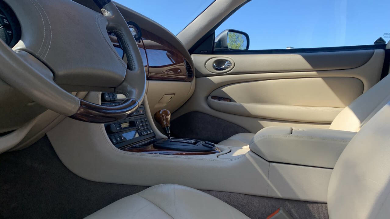 Used 2000 Jaguar XK8 Convertible RWD image 40