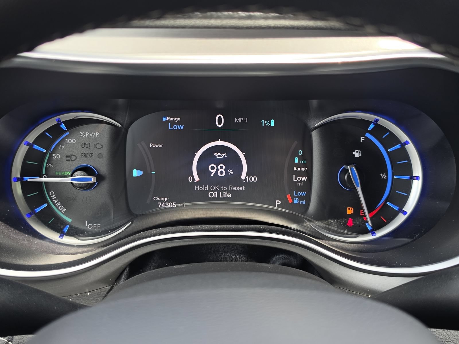 Used 2024 Chrysler Pacifica Premium FWD image 24