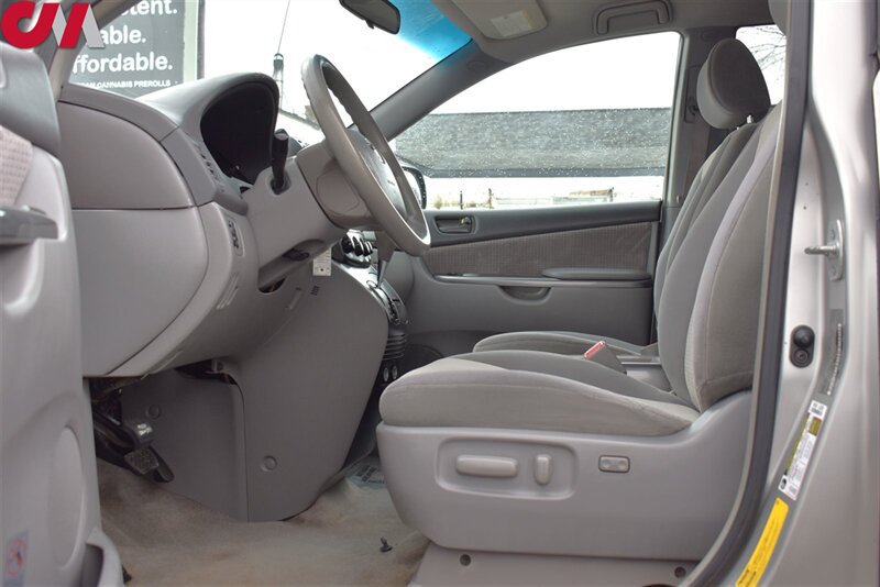 Used 2008 Toyota Sienna LE AWD/4WD image 10