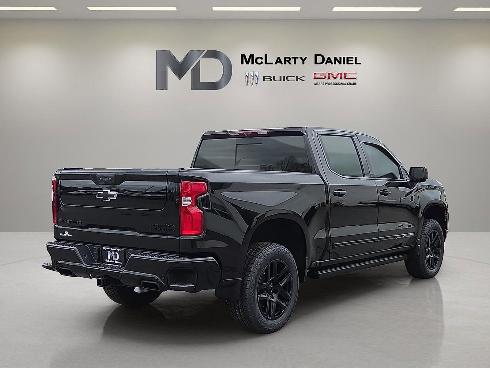 Used 2024 Chevrolet Silverado 1500 High Country w/ Midnight Edition image 5