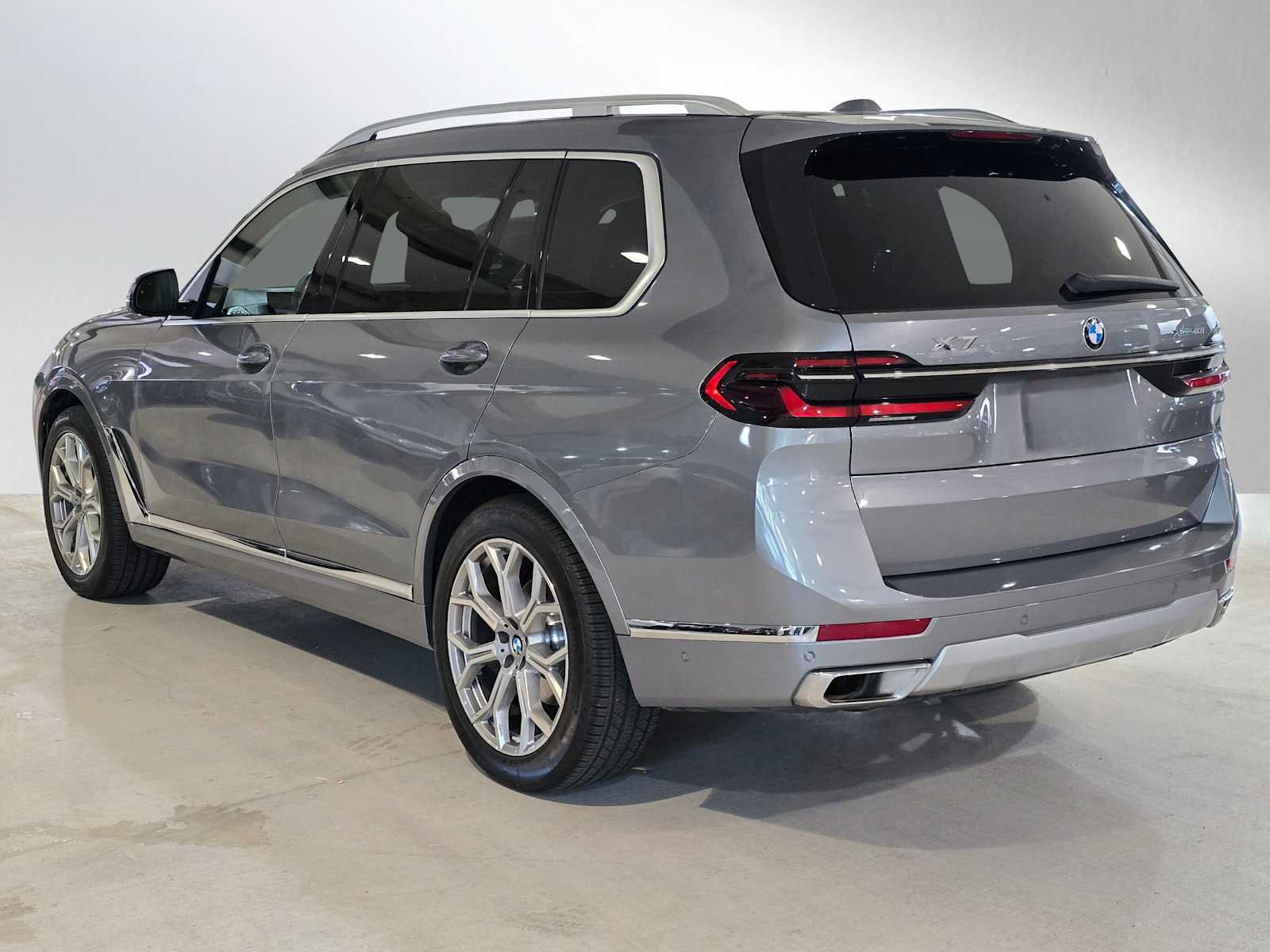 Used 2025 BMW X7 xDrive40i AWD/4WD image 5