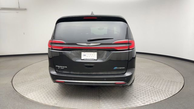 Used 2024 Chrysler Pacifica Limited FWD image 3