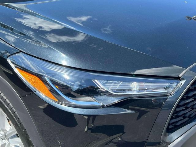 Certified 2024 Toyota Corolla Cross LE w/ Moonroof Package image 12