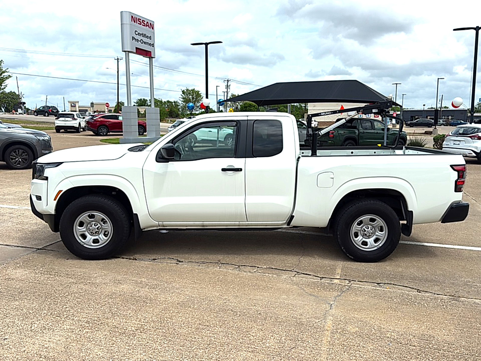 Used 2024 Nissan Frontier S AWD/4WD image 2
