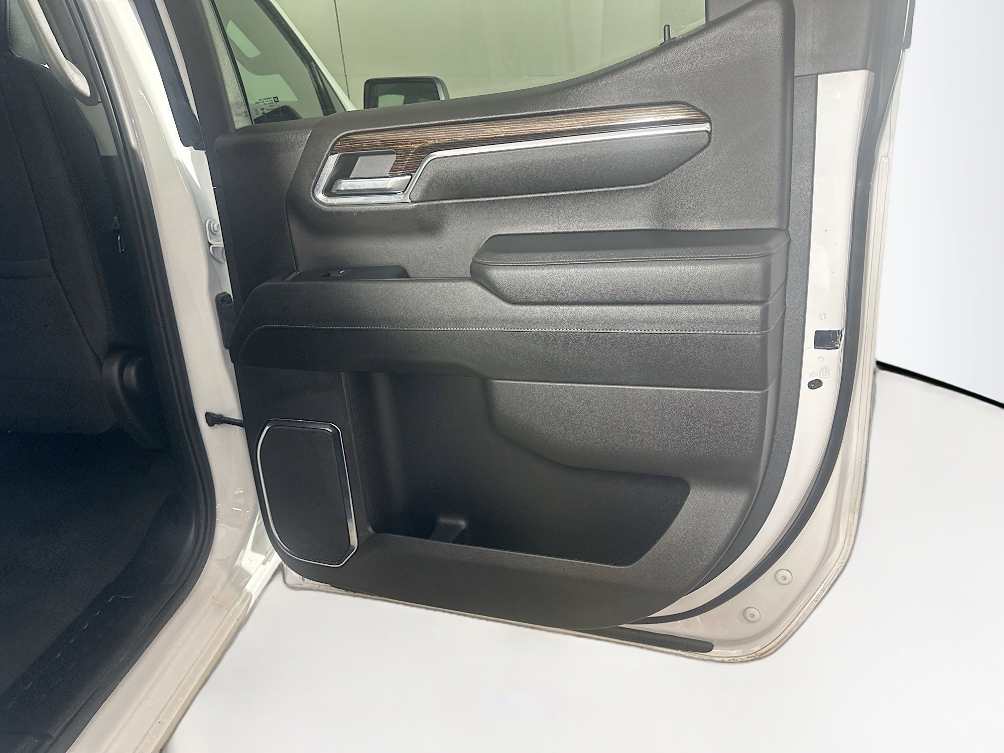 Used 2024 GMC Sierra 1500 Elevation image 28
