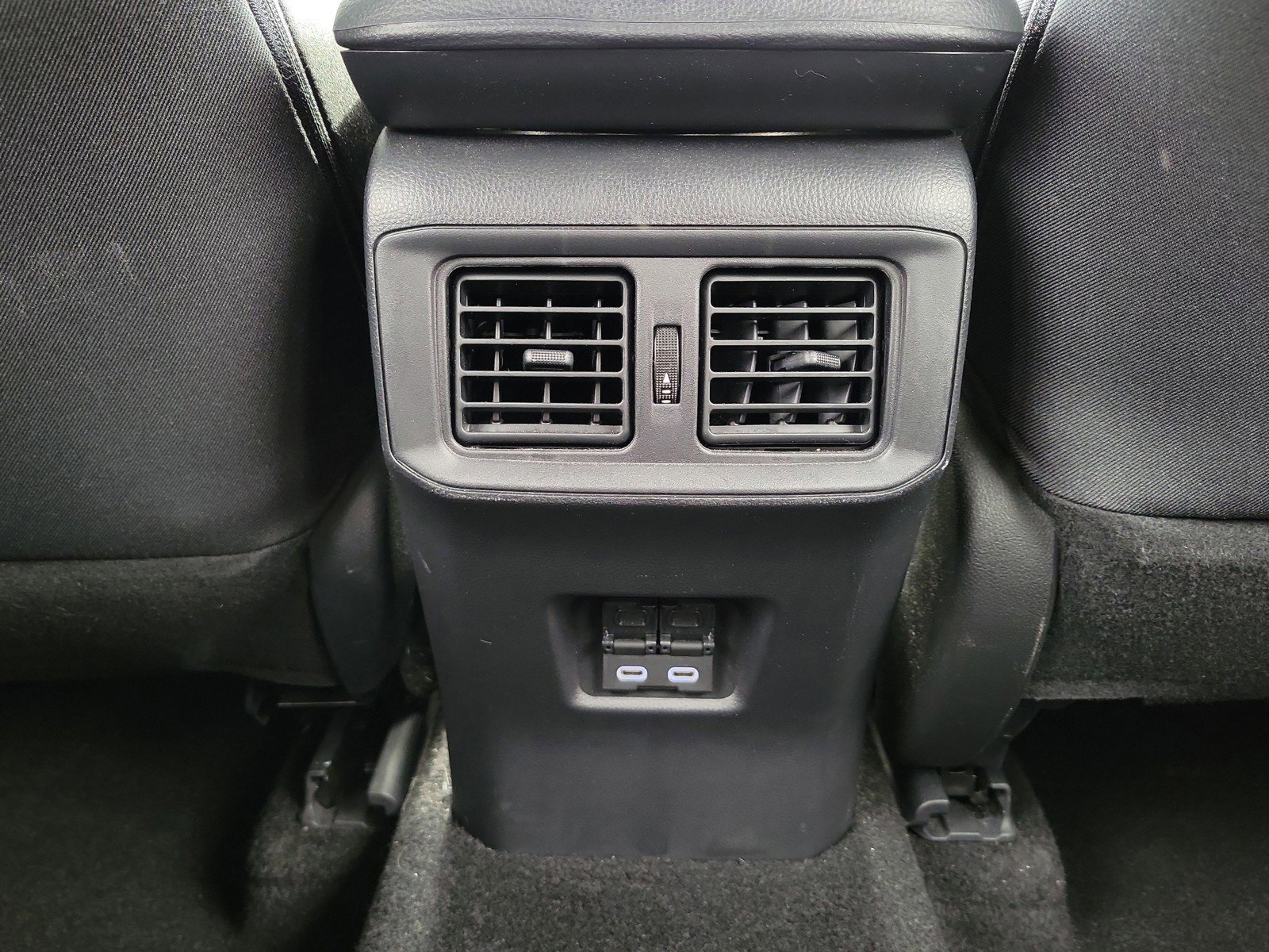 Used 2024 Toyota RAV4 SE AWD/4WD image 10