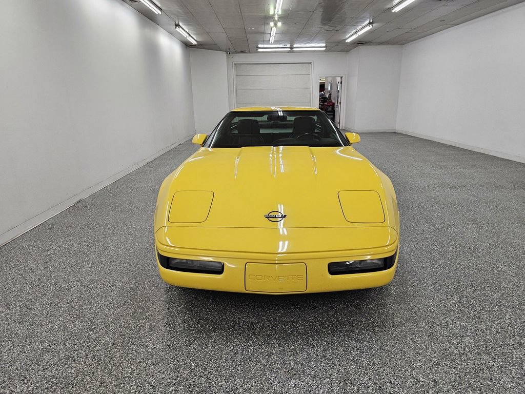 Used 1991 Chevrolet Corvette Coupe RWD image 2