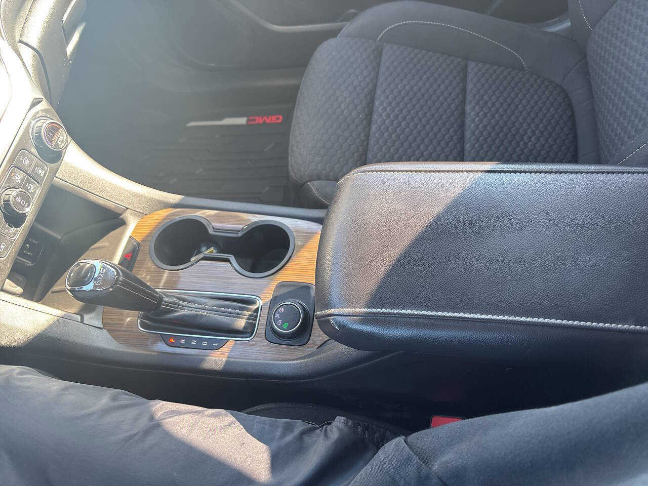 Used 2017 GMC Acadia SLE w/ LPO, Floor Liner Package image 23